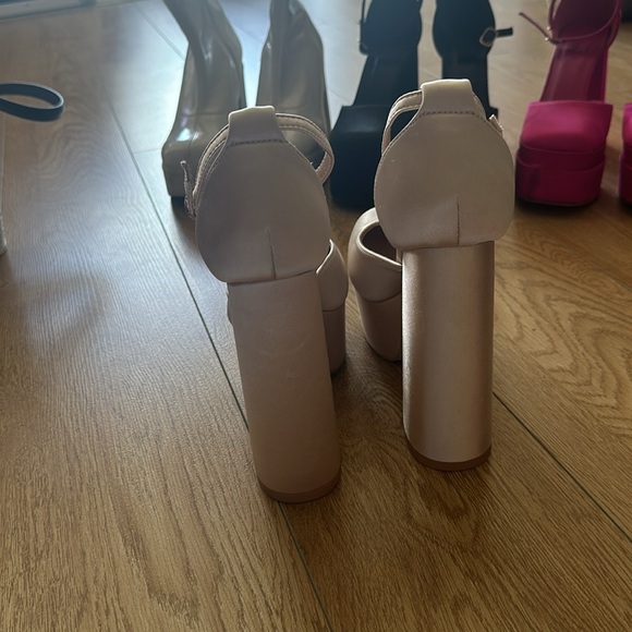 Satin platform heels - Picture 4 of 7